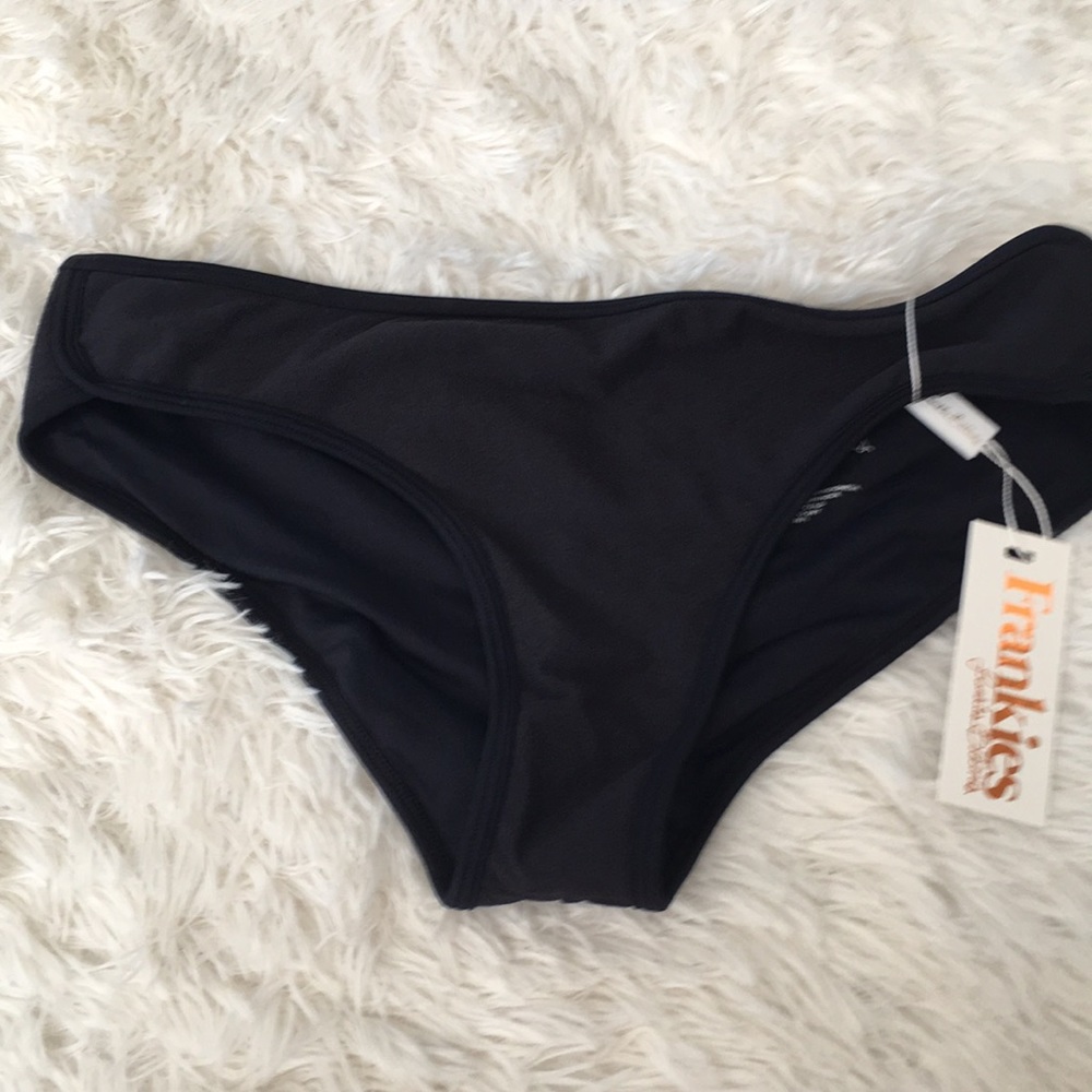 Frankie’s bikini bottom